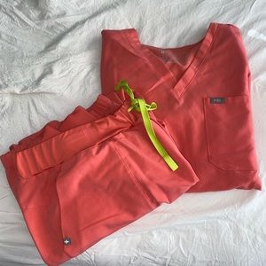 XL Hot Coral Catarina top & Taldora joggers figs scrubs